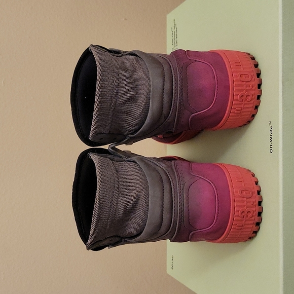 Off-White | Off Court 3.0 High-top Grey Fuchsia Sneakers - Picture 4 of 10